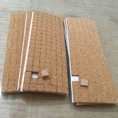 Meerdere doeleinden zelfklevende kurkpads Vierkante kleefstof voor uw behoefte