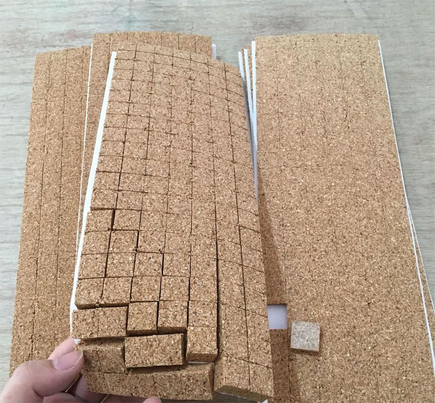 Bescherming van meubeloppervlakken met zelfklevende kurkpads Natural 1/8 inch dikte